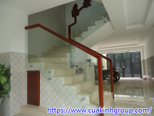 Nhận thi công lắp đặt cầu thang kính cường lực tại Bạc Liêu giá rẻ