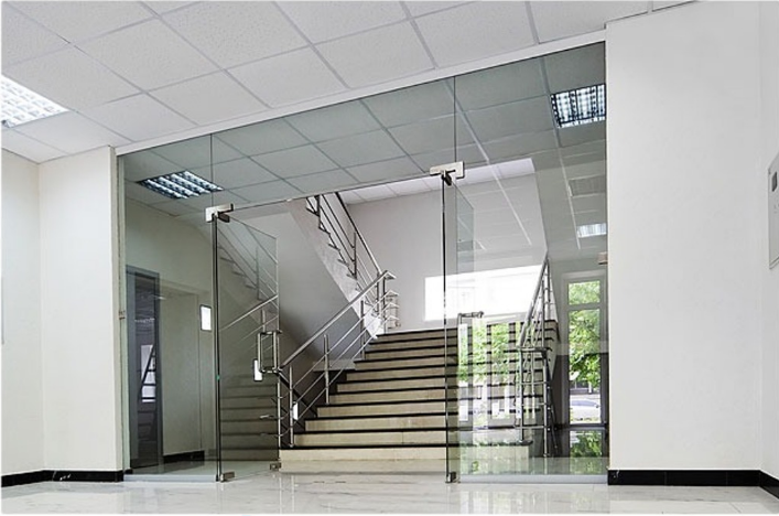 Cửa kính cường lực tốt cho văn phòng tại Cuakinhgroup.com