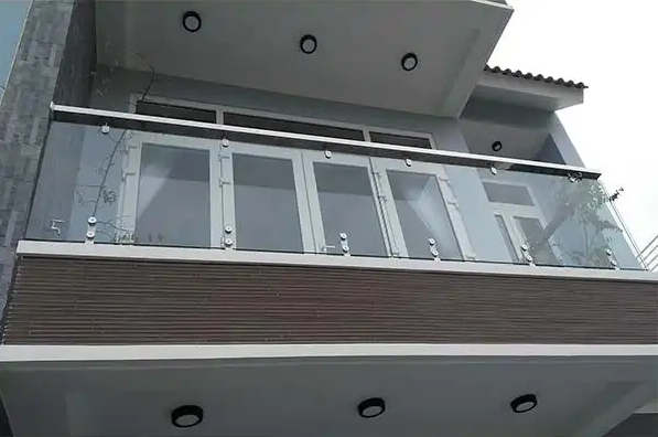 Top những mẫu lan can kính đẹp nhất 2018