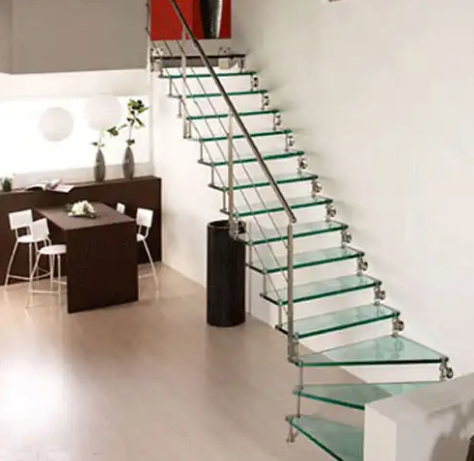 Cầu thang kính cường lực đẹp cho mọi thiết  kế nhà