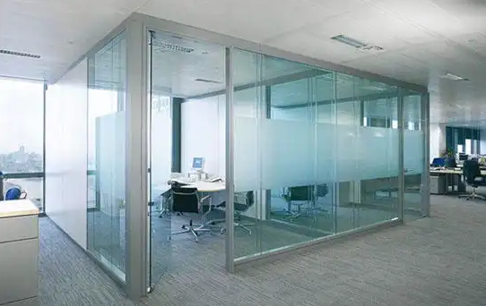 Cửa kính cường lực văn phòng - lựa chọn tối ưu tiết kiệm chi phí, kinh tế