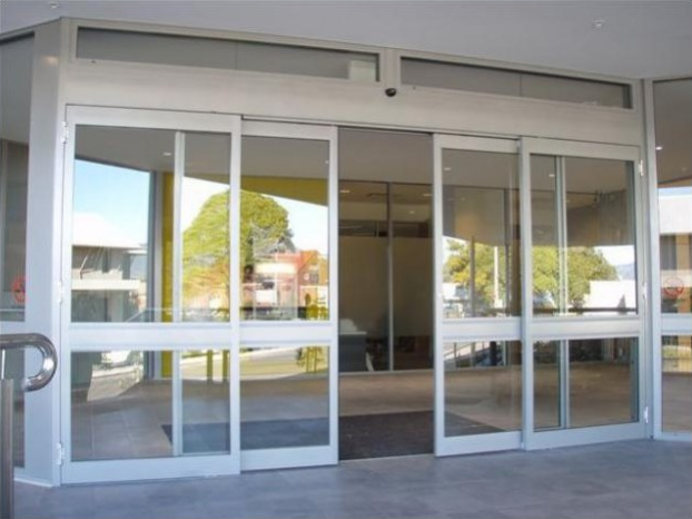 Cửa kính cường lực tự động