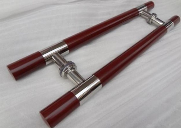 Tay nắm cửa kính vân gỗ