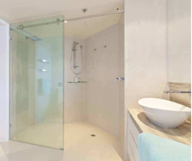 Vách Kính Tắm Trượt A Trình Sun Grand City Lương Yên 