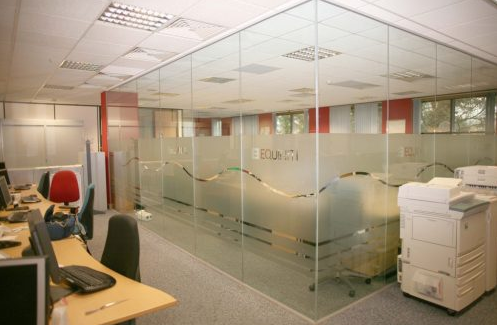 Các loại vách kính văn phòng