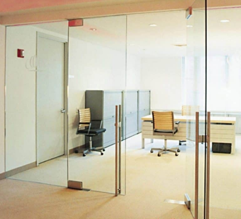 Cửa kính bản lề sàn