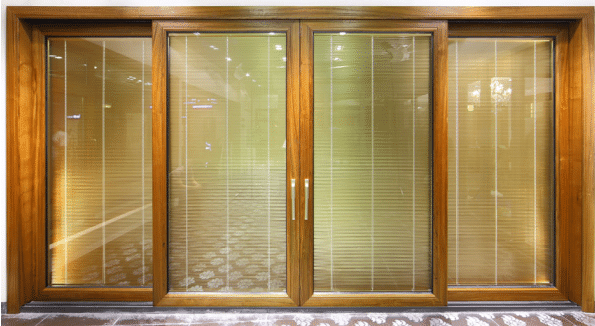Cửa Kính Cường Lực Khung Vân Gỗ 4