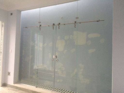 Cửa Kính Cường Lực Lùa ,Treo  Văn Phòng Của Công Ty ABATIC 