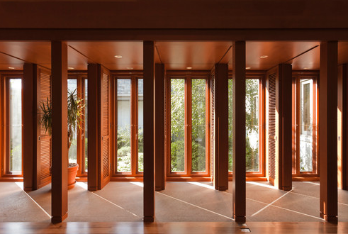 Cửa kính khung gỗ