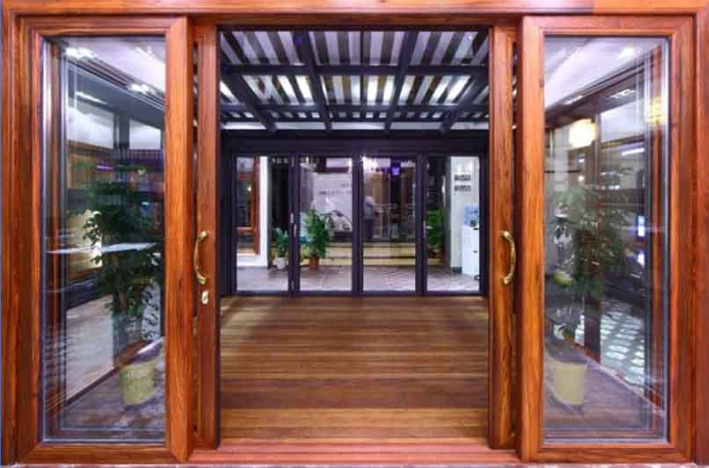 Cửa kính cường lực khung gỗ