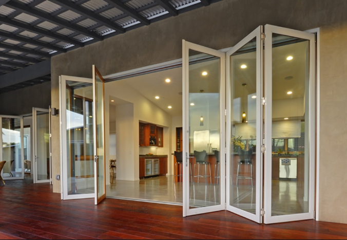 Cửa xếp kính cường lực 