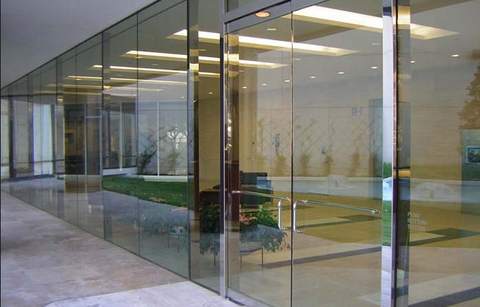kính cường lực cho văn phòng