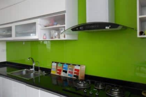 kinh-op-bep-mau-vàng-xanh-non-chuoi