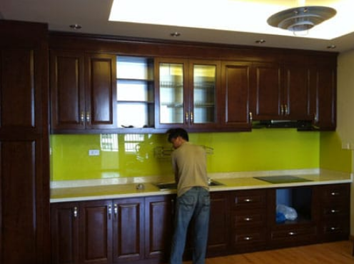 kinh nghiem lua chon kinh mau op bep