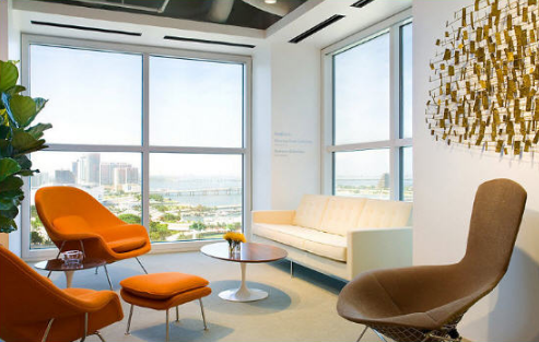 Mẫu cửa kính phòng khách