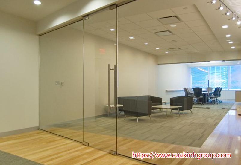 Báo giá lắp đặt vách ngăn kính cường lực uy tín tại Bắc Giang