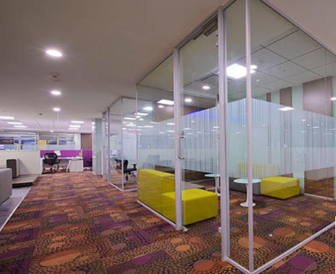 Thi công lắp đặt vách ngăn kính cường lực giá tốt nhất tại Lào Cai