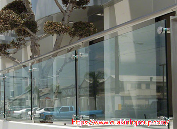 Thiết kế lắp đặt lan can kính cường lực giá tốt tại Hà Nam
