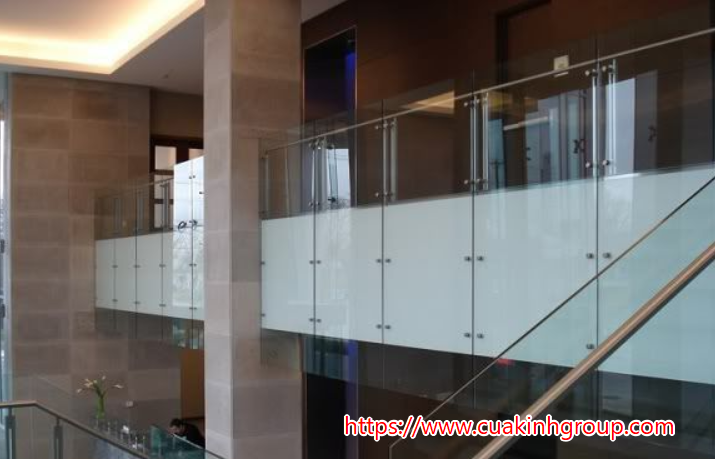 Tư vấn lắp đặt lan can kính cường lực uy tín nhất tại Nam Định