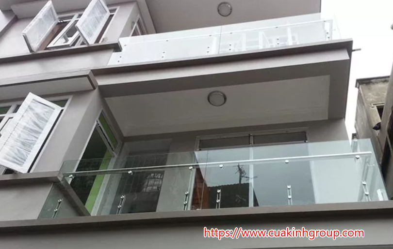 Tư vấn thiết kế lắp đạt nhanh chóng lan can kính cường lực uy tín tại Cao Bằng