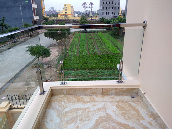 Nhận lắp đặt lan can kính cường lực giá rẻ nhất tại Đăk Nông