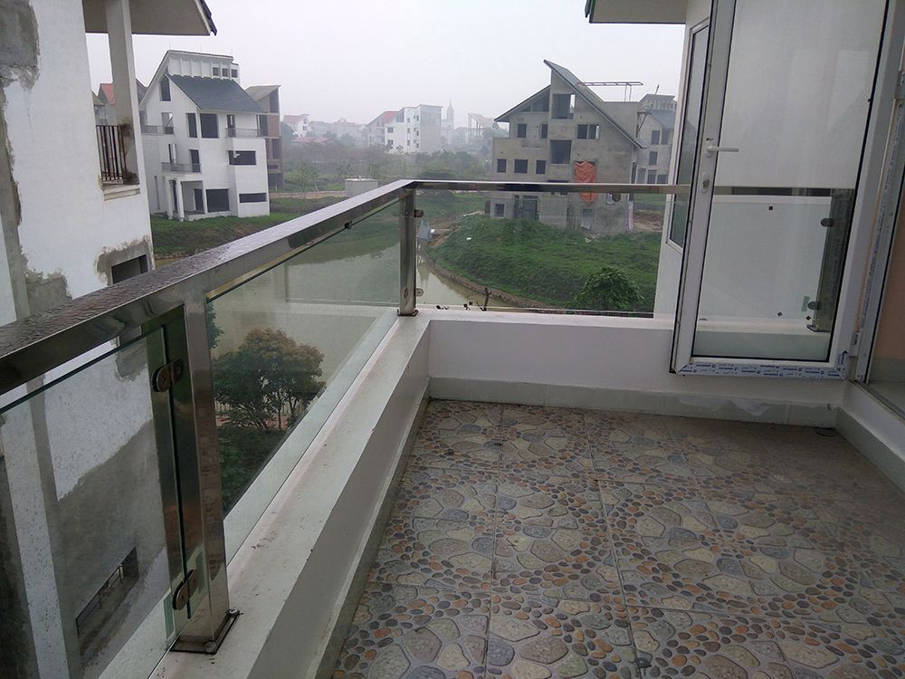 Nhận lắp đặt lan can kính cường lực chính hãng giá rẻ nhất tại Bình Thuận