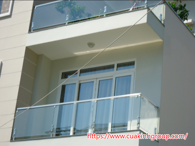 Chuyên thi công lắp đặt lan can kính cường lực uy tín giá rẻ tại Tp Hồ Chí Minh