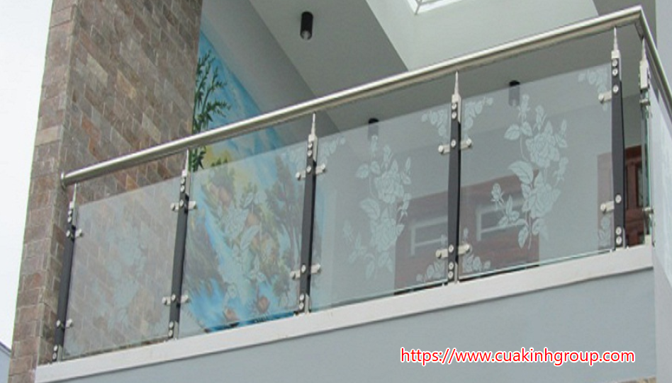 Thiết kế thi công lan can kính cường lực đẹp - chất lượng tại Hậu Giang
