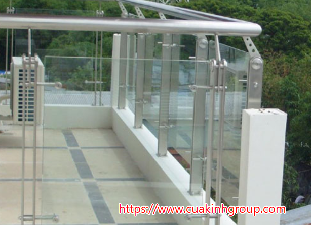 Lắp đặt lan can kính chất lượng nhất tại Bạc Liêu