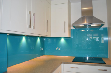 Kính Ốp Bếp Màu Xanh Nước Biển