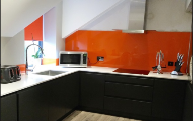 Kính Ốp Bếp Màu Cam