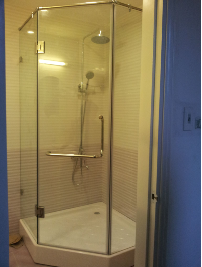 Thi Công Vách Kính Tắm Cường Lực Tại Quận Hoàn Kiếm Hà Nội