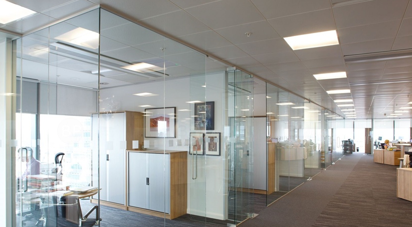 Thi Công Vách Kính Cường Lực Tại Thanh Trì Hà Nội