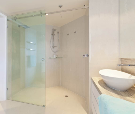 Thi Công Vách Tắm Kính Cường Lực Tại Chương Mỹ Hà Nội