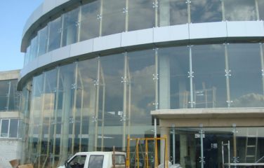 Thi công vách kính cường lực khổ lớn các loại tại Hà Nội