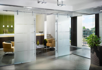 Cửa kính cường lực mở lùa rất đẹp hiện nay