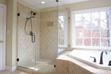 Mẫu vách tắm kính chung cư hiện đại tại Hà Nội