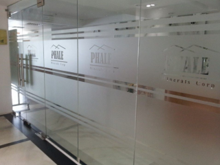 99+ mẫu thiết kế vách ngăn kính mờ văn phòng