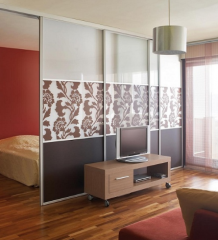 Thiết kế mẫu vách kính nghệ thuật cho phòng ngủ