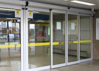 Cửa kính cường lực tự động kèm phụ kiện chất lượng chĩnh hãng