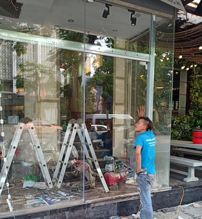 Kích thước chiều rộng và chiều cao của cửa kính trượt treo thông dụng