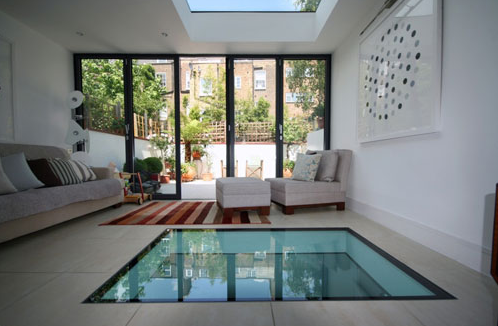 Cách chọn mua cửa kính cường lực phòng khách cho căn nhà nhỏ