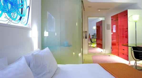 Cùng xem những mẫu kính sơn màu đẹp trong trang trí nội ngoại thất