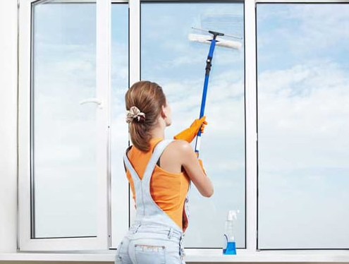 Mách bạn cách vệ sinh vết ố trên kính cường lực