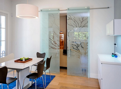 Mẫu cửa lùa kính cường lực 2