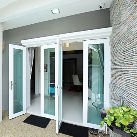 Mẫu cửa kính cường lực 4 cánh đẹp 1