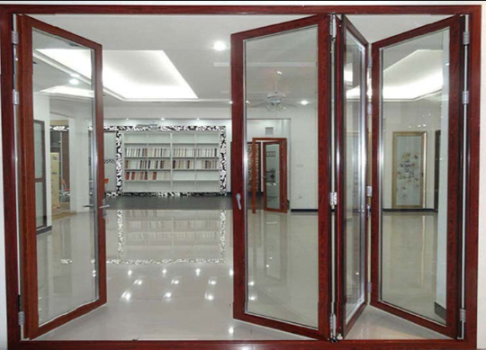 cửa kính cường lực khung gỗ