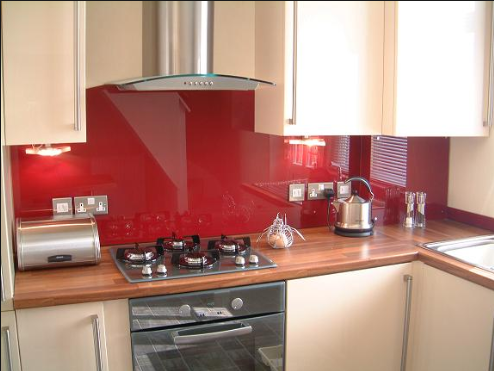 Kính Ốp Bếp Màu Đỏ Mận 2