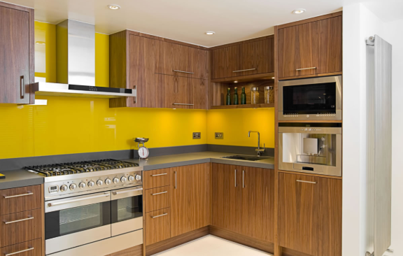 Kính Màu Ốp Bếp Màu Vàng 1