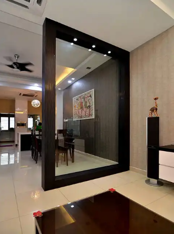 vach-ngan-kinh-phong-khach-va-bep-dep